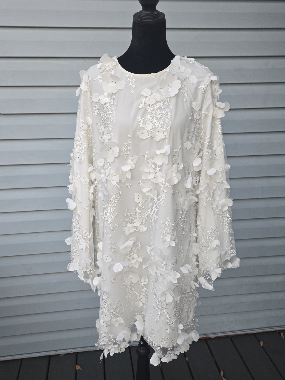 Mestiza New York Flora Dress 3D Floral Applique Bell Sleeve Shift Mini- Size L